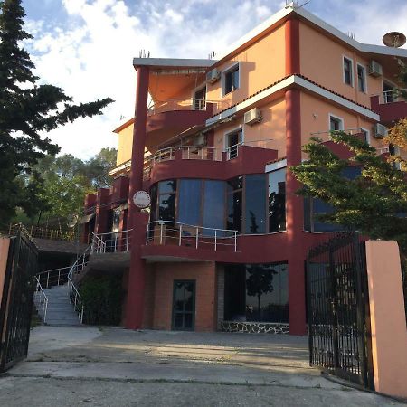 Hotel Moris Kryemëdhej Exterior foto