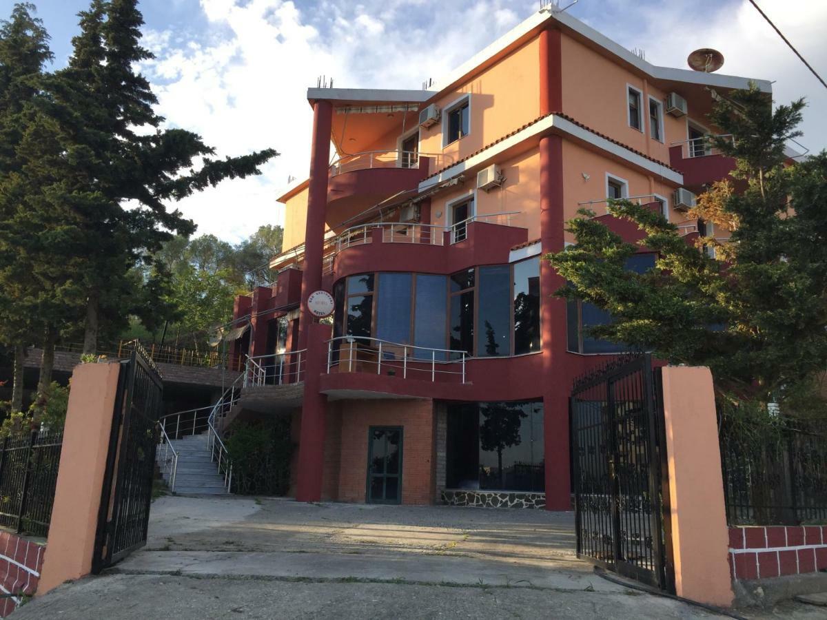 Hotel Moris Kryemëdhej Exterior foto