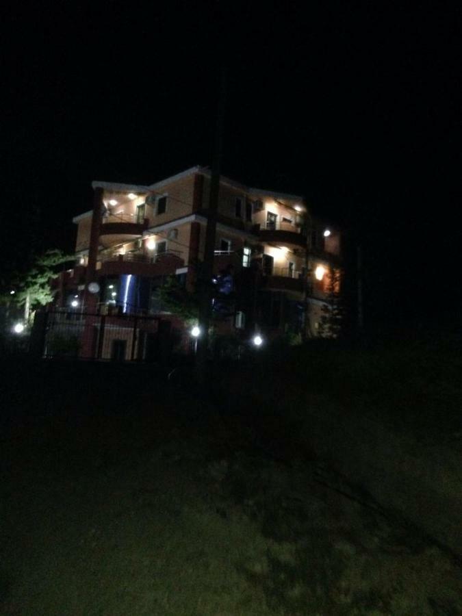 Hotel Moris Kryemëdhej Exterior foto